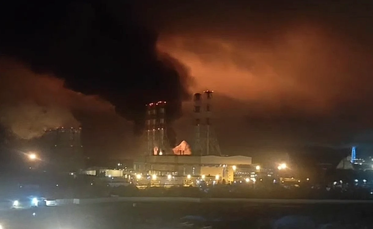 Un incendiu de amploare a izbucnit la terminalul petrolier din Sankt Petersburg